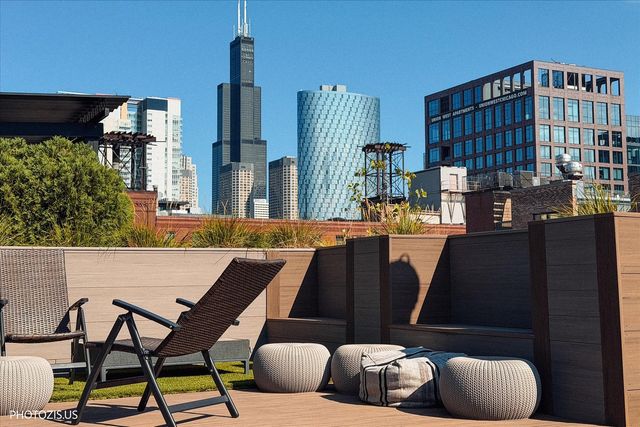 1000 W Washington Boulevard 202, Chicago, IL 60607