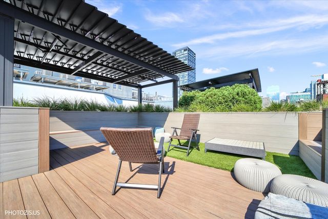 1000 W Washington Boulevard 202, Chicago, IL 60607