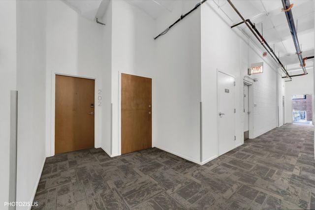 1000 W Washington Boulevard 202, Chicago, IL 60607