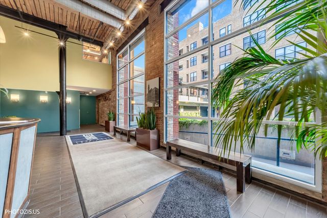 1000 W Washington Boulevard 202, Chicago, IL 60607