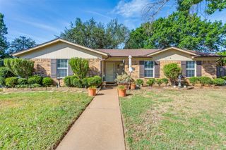 701 Charlyne Drive, Burleson, TX 76028