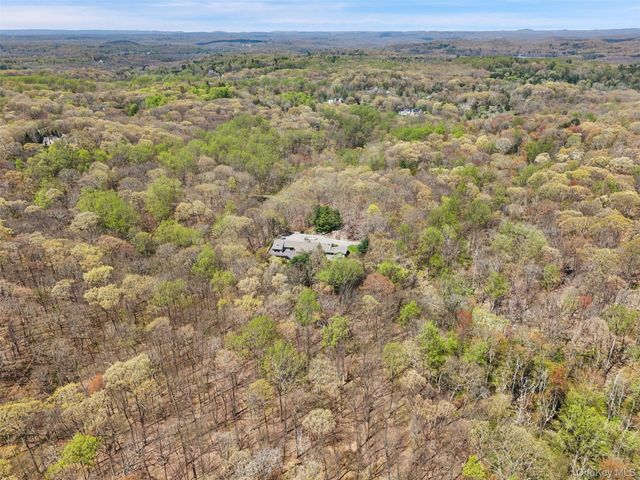 68 Old Aspetong Road, Katonah, NY 10536