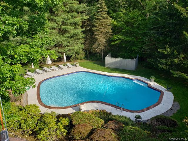 68 Old Aspetong Road, Katonah, NY 10536