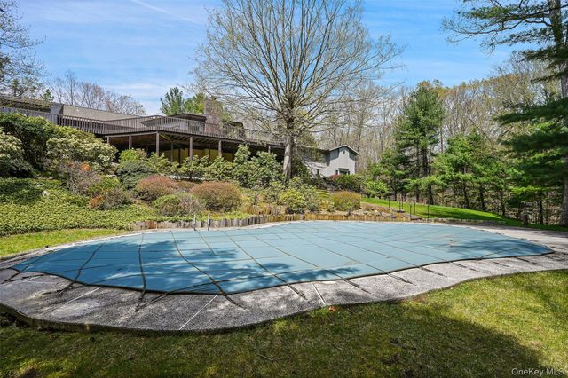 68 Old Aspetong Road, Katonah, NY 10536