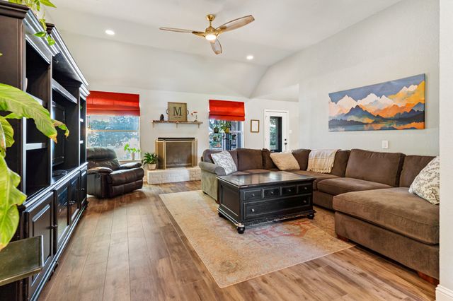 3422 Mercury Drive, Grapevine, TX 76051