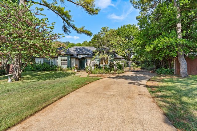 3422 Mercury Drive, Grapevine, TX 76051