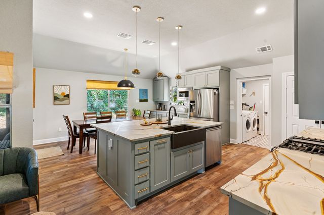 3422 Mercury Drive, Grapevine, TX 76051