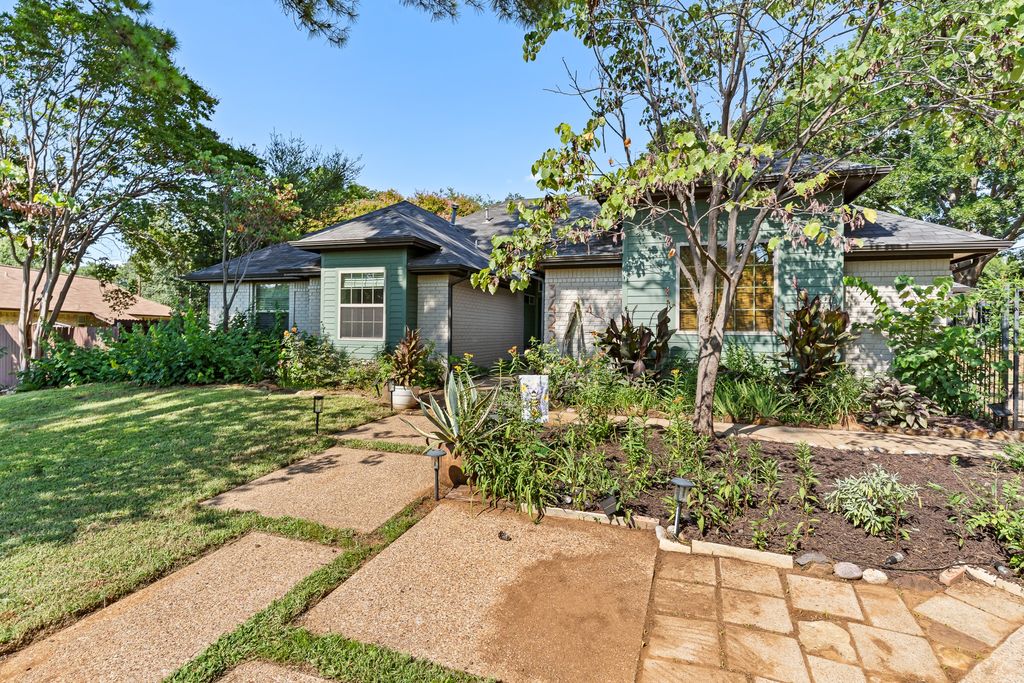 3422 Mercury Drive, Grapevine, TX 76051