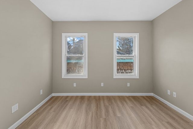 73 Gifford Ave, Dartmouth, MA 02747