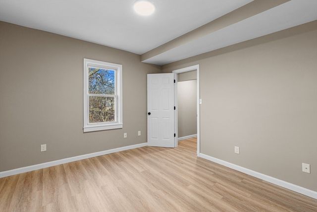 73 Gifford Ave, Dartmouth, MA 02747