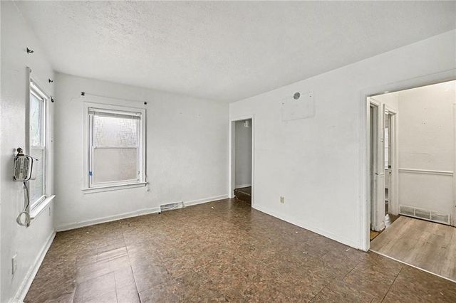 447 N Quincy Avenue, Kansas City, MO 64123