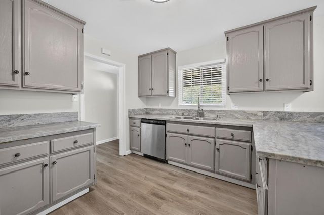4514 Freeway Cir, Sacramento, CA 95841
