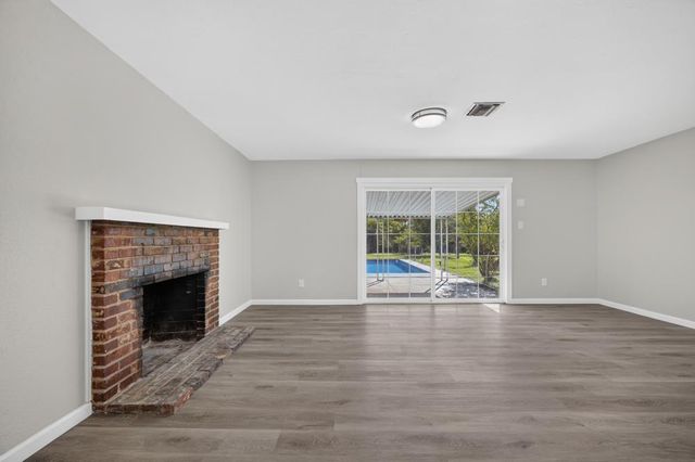 4514 Freeway Cir, Sacramento, CA 95841