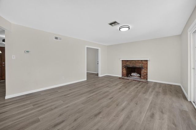 4514 Freeway Cir, Sacramento, CA 95841