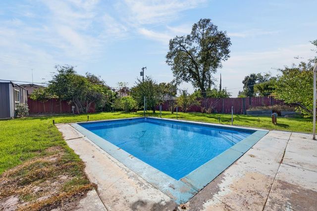 4514 Freeway Cir, Sacramento, CA 95841