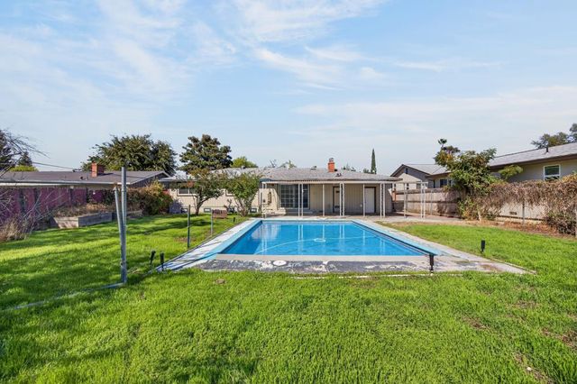 4514 Freeway Cir, Sacramento, CA 95841