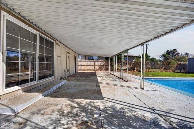 4514 Freeway Cir, Sacramento, CA 95841