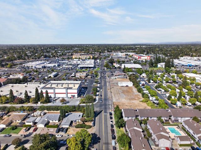 4514 Freeway Cir, Sacramento, CA 95841