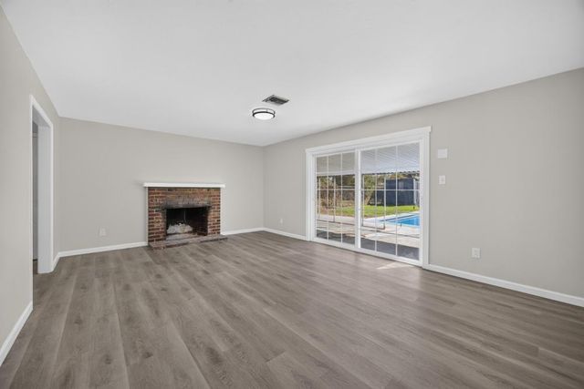 4514 Freeway Cir, Sacramento, CA 95841