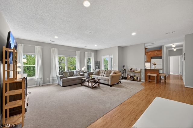 919 Burgundy Way 919, Wayne Twp., NJ 07470