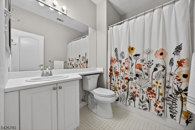 919 Burgundy Way 919, Wayne Twp., NJ 07470