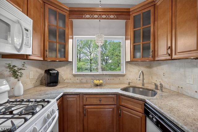 919 Burgundy Way 919, Wayne Twp., NJ 07470