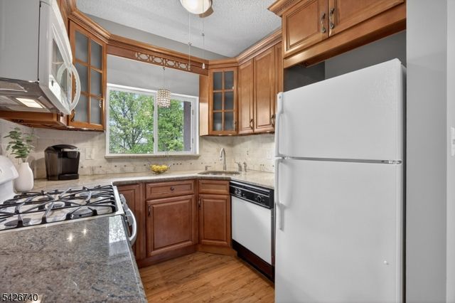 919 Burgundy Way 919, Wayne Twp., NJ 07470