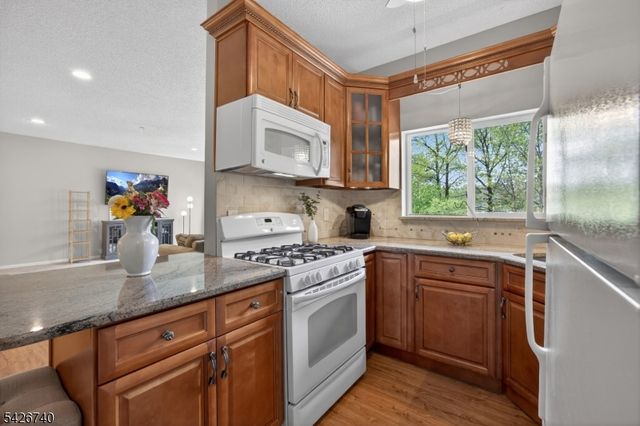 919 Burgundy Way 919, Wayne Twp., NJ 07470