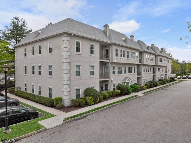 919 Burgundy Way 919, Wayne Twp., NJ 07470