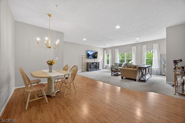 919 Burgundy Way 919, Wayne Twp., NJ 07470