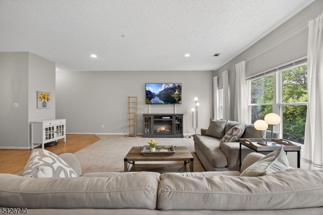 919 Burgundy Way 919, Wayne Twp., NJ 07470