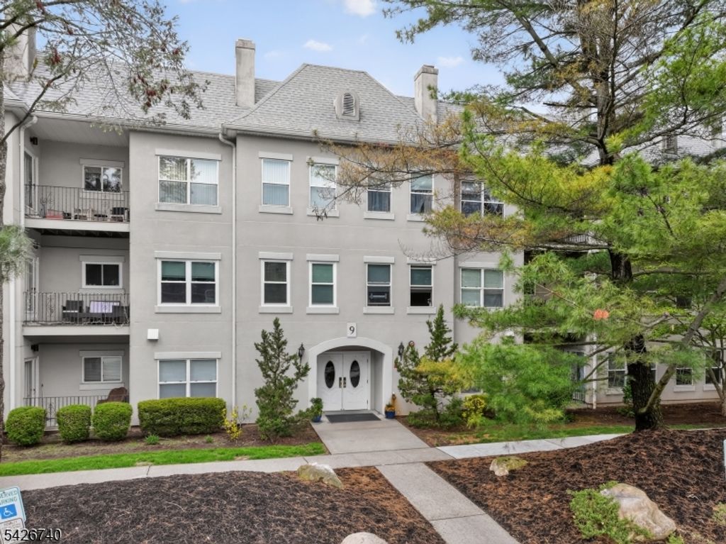 919 Burgundy Way 919, Wayne Twp., NJ 07470