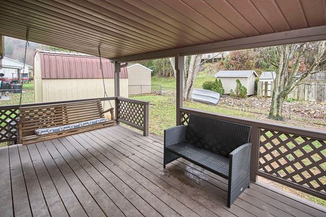 104 Rimrock Drive, Eleanor, WV 25070