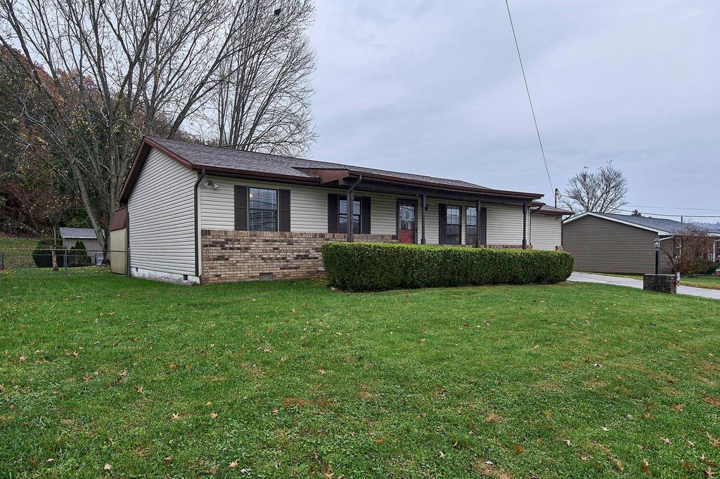 104 Rimrock Drive, Eleanor, WV 25070