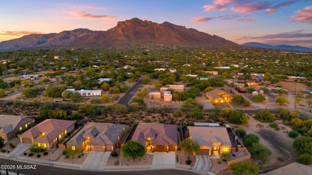 8664 N Zenyatta Drive, Tucson, AZ 85704