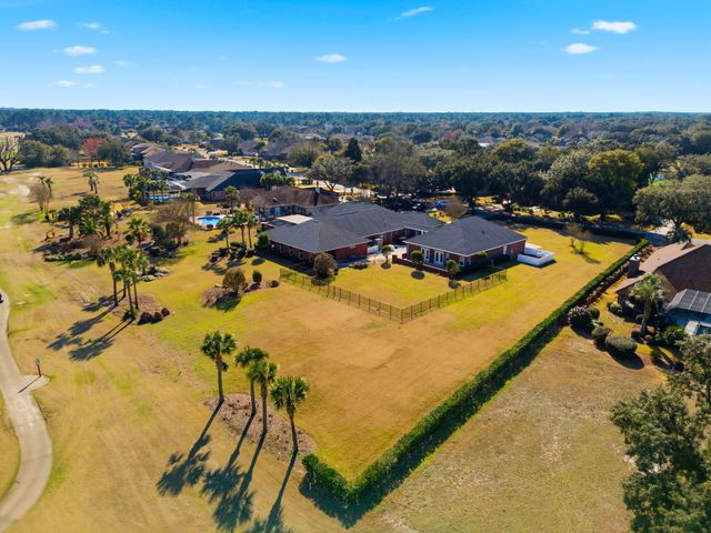 2770 Masters Boulevard, Navarre, FL 32566