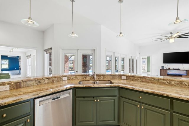 2770 Masters Boulevard, Navarre, FL 32566