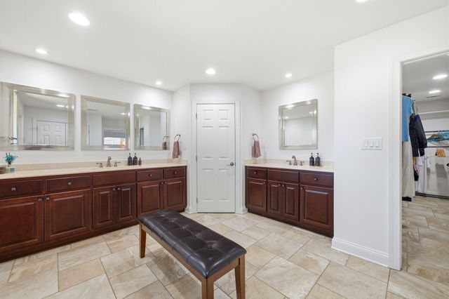 2770 Masters Boulevard, Navarre, FL 32566