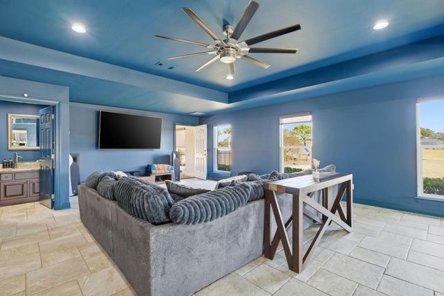 2770 Masters Boulevard, Navarre, FL 32566