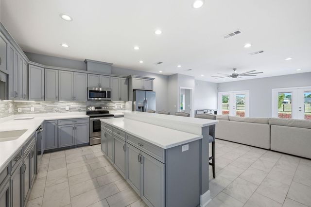 2770 Masters Boulevard, Navarre, FL 32566