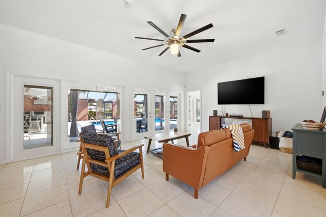 2770 Masters Boulevard, Navarre, FL 32566