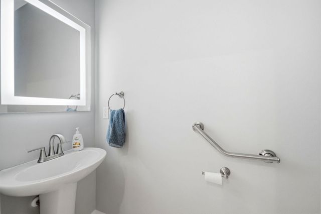 2770 Masters Boulevard, Navarre, FL 32566