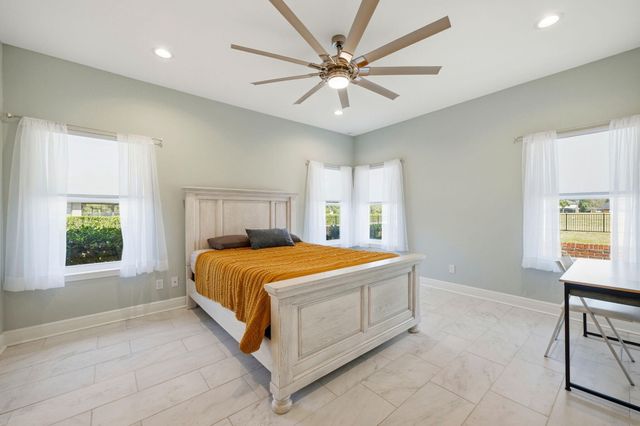 2770 Masters Boulevard, Navarre, FL 32566