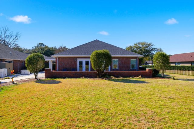 2770 Masters Boulevard, Navarre, FL 32566