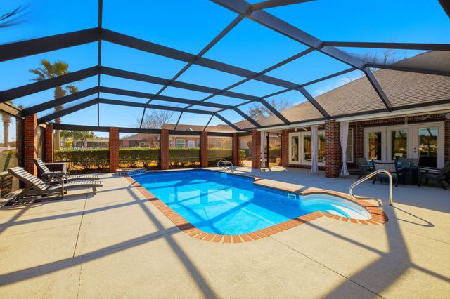 2770 Masters Boulevard, Navarre, FL 32566