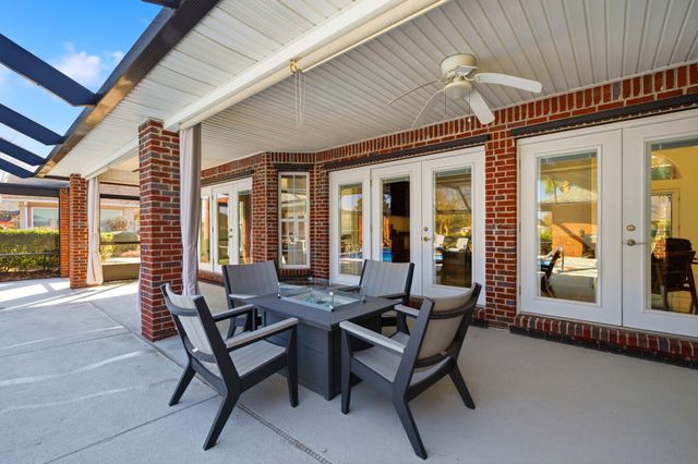 2770 Masters Boulevard, Navarre, FL 32566