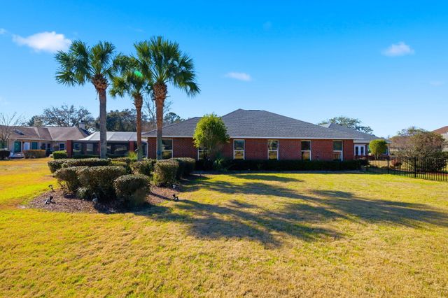 2770 Masters Boulevard, Navarre, FL 32566