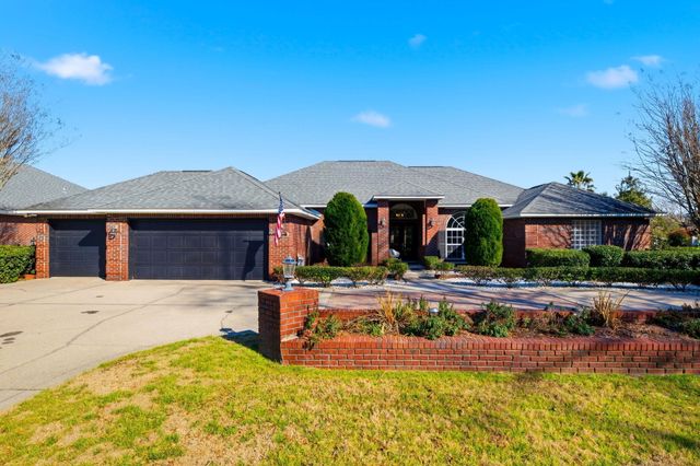 2770 Masters Boulevard, Navarre, FL 32566