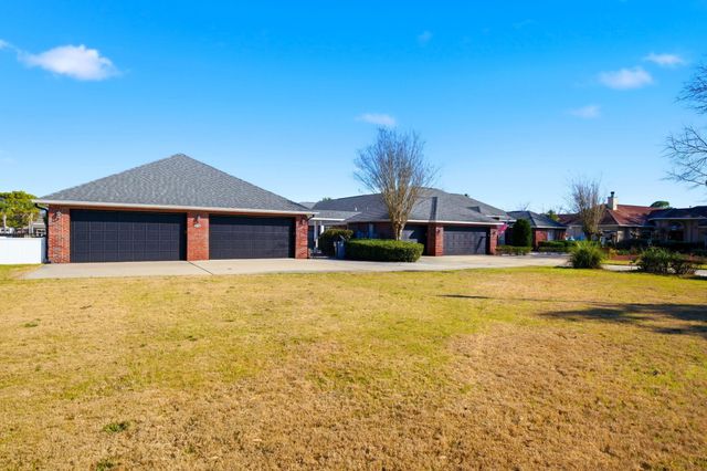 2770 Masters Boulevard, Navarre, FL 32566