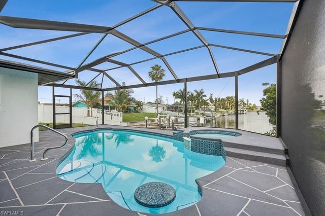 1627 SE 29th TER, Cape Coral, FL 33904